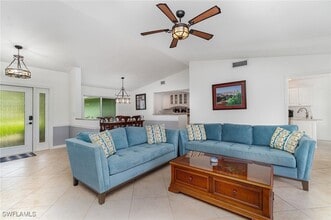 1933 Countess Ct in Naples, FL - Foto de edificio - Building Photo