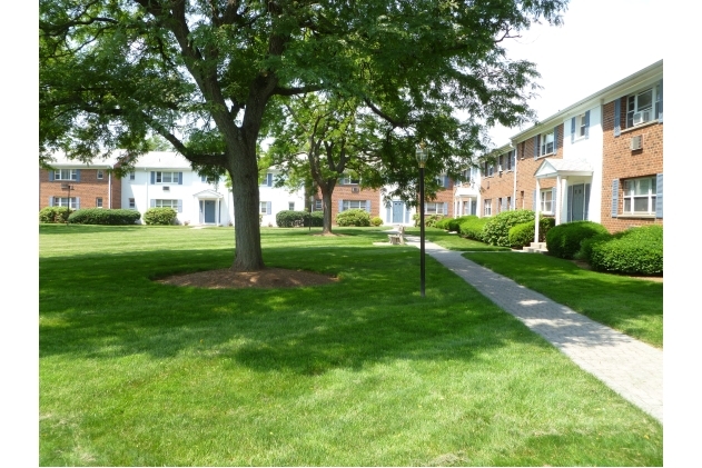 Parson's Village Condominiums in Rocky Hill, CT - Foto de edificio - Building Photo