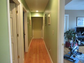 2 New Gotham Rd in Westbrook, ME - Building Photo - Building Photo