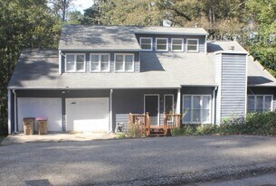 10630 Timberstone Rd in Alpharetta, GA - Building Photo