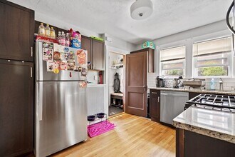 28 Warwick Rd in Watertown, MA - Building Photo - Building Photo