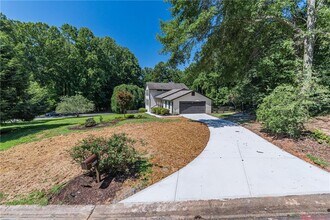 9630 Pine Thicket Way in Roswell, GA - Building Photo - Building Photo