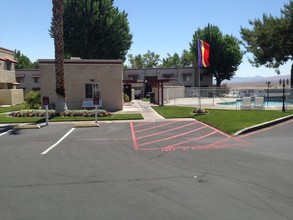 New Desert Vista Apartments in Barstow, CA - Foto de edificio - Building Photo