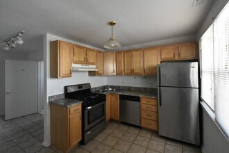 3055 N Racine Ave, Unit J09P in Chicago, IL - Building Photo - Building Photo