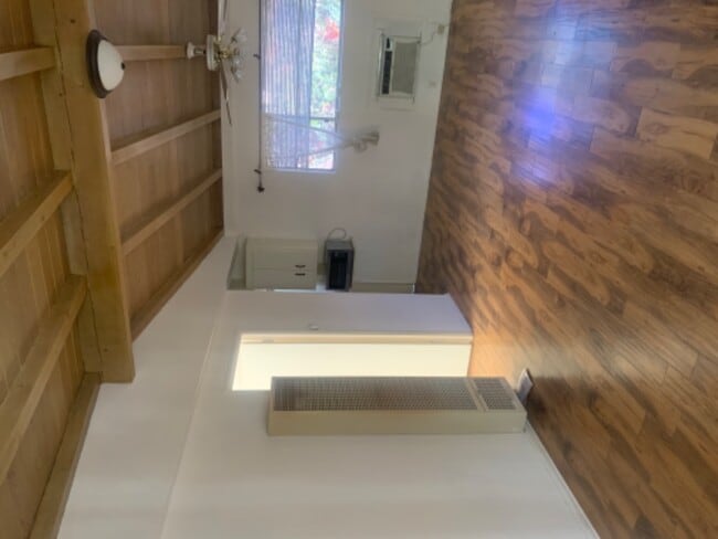 18332 Superior St in Los Angeles, CA - Building Photo - Building Photo