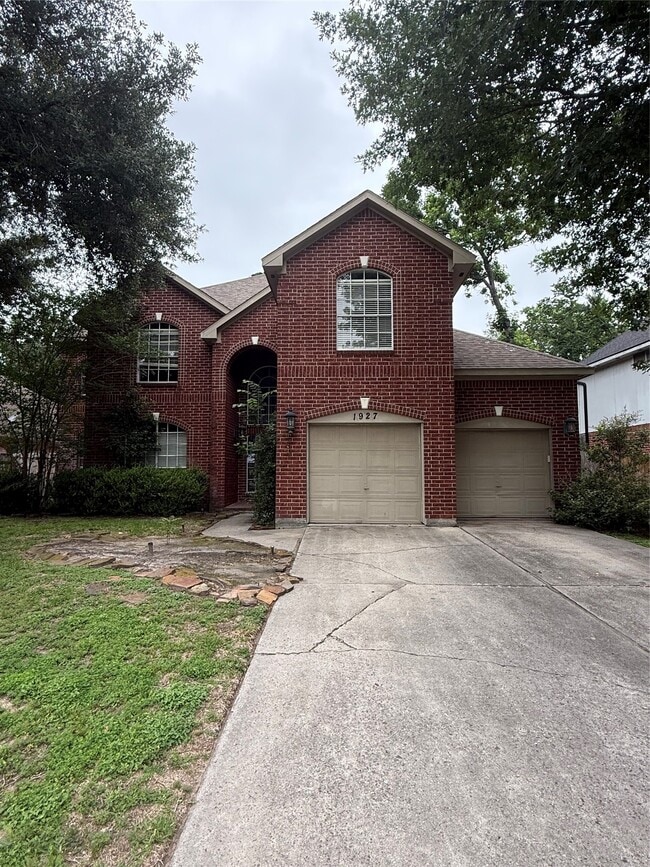 1927 Kelona Dr