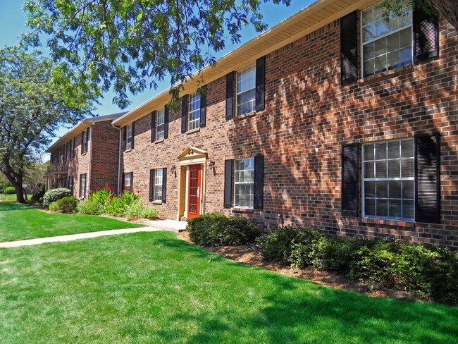 Briarwood of Toledo in Toledo, OH - Building Photo - Building Photo