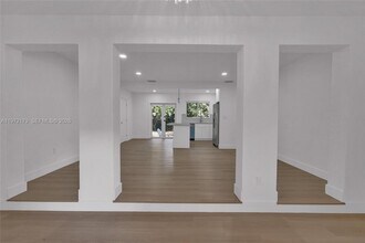 5111 SW 73rd Terrace in Miami, FL - Building Photo - Building Photo