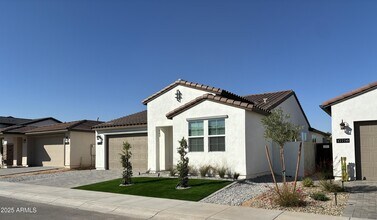 17778 W Crawfordsville Dr in Surprise, AZ - Building Photo - Building Photo