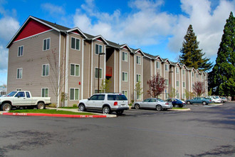 Queen Anne in Lebanon, OR - Building Photo - Building Photo