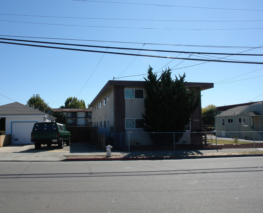 5232-5240 Riverside Ave in San Pablo, CA - Foto de edificio