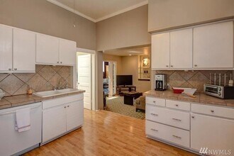 7019 Jones Ave NW in Seattle, WA - Building Photo - Building Photo