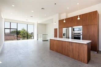 1618 Amherst Ave in Los Angeles, CA - Building Photo - Building Photo