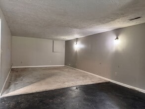 1019 Primrose Ln in Normal, IL - Building Photo - Building Photo