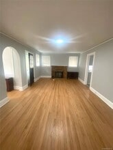 39 Redmond Ave in Bay Shore, NY - Building Photo - Building Photo