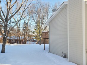 2525 Cedar Hills Drive in Minnetonka, MN - Building Photo - Building Photo