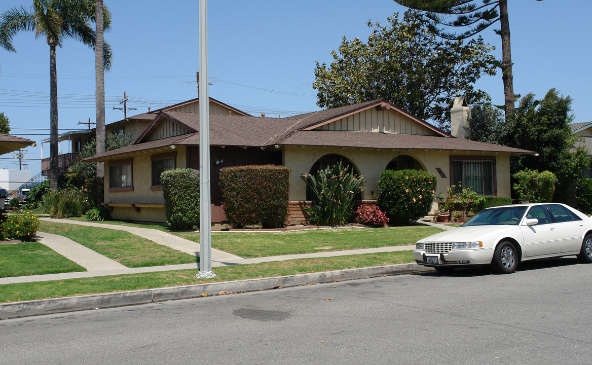 16171 Ganges Ln in Huntington Beach, CA - Building Photo