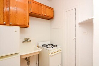 2536 N Sawyer Ave in Chicago, IL - Building Photo - Building Photo