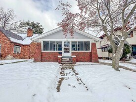 4326 Lowe Rd in Toledo, OH - Building Photo