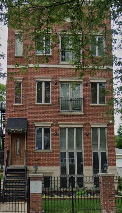 property at 3935 S Wells St