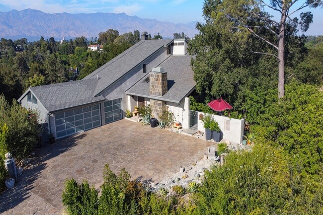 1344 Marianna Rd in Pasadena, CA - Building Photo - Building Photo