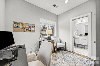 840 E 18th St, Unit F in Charlotte, NC - Foto de edificio - Building Photo