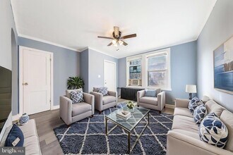 905 19th St NE, Unit E401 in Washington, DC - Building Photo - Building Photo