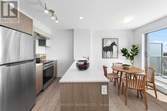 100 Manett Crescent in Brampton, ON - Building Photo - Building Photo