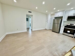 600 E Garfield Ave in Glendale, CA - Building Photo - Building Photo