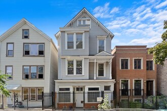 1648 N Artesian Ave, Unit Third Floor Duplex in Chicago, IL - Building Photo - Building Photo