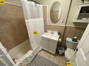 1475 Beacon St, Unit 2 in Brookline, MA - Building Photo - Building Photo