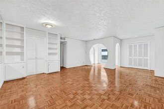 800 Post Oak Blvd in Houston, TX - Building Photo - Building Photo