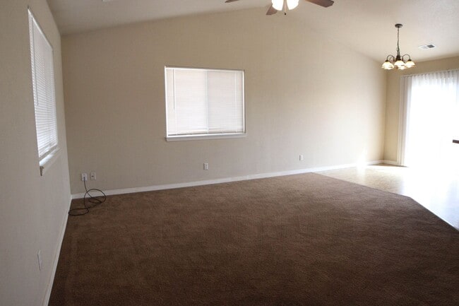 310 S Rachel Ave in Milliken, CO - Building Photo - Building Photo