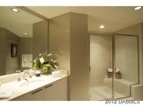 241 Riverside Dr, Unit 905 in Holly Hill, FL - Building Photo - Building Photo