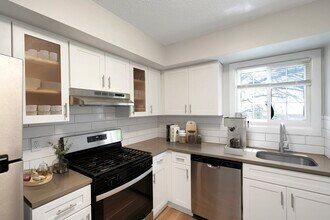 Lake Shore Park Apartments in Watervliet, NY - Building Photo - Building Photo