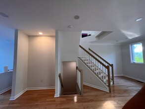 9 Taverngreen Ct in Baltimore, MD - Building Photo - Building Photo