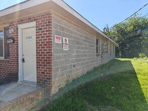 1352 Rome St in Petersburg, VA - Building Photo - Building Photo