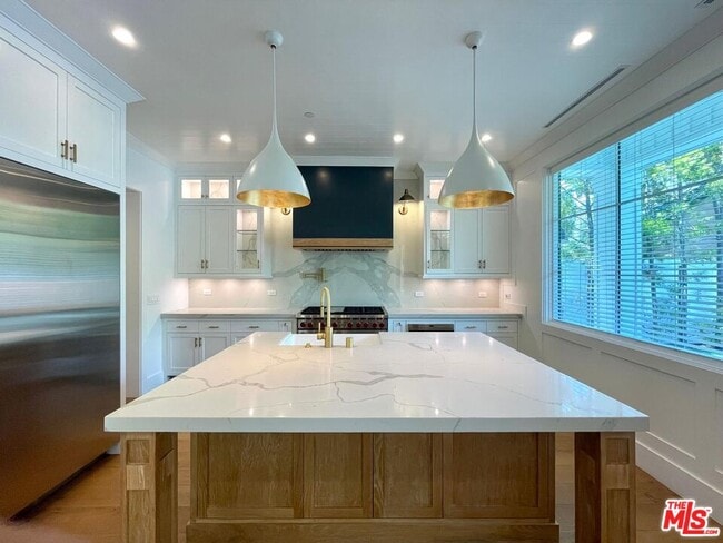 9607 Kirkside Rd in Los Angeles, CA - Building Photo - Building Photo