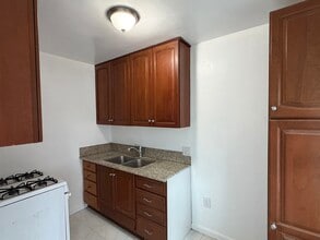 907 W 27th St, Unit B in San Bernardino, CA - Building Photo - Building Photo