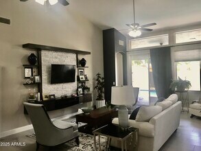 1381 W Armstrong Way in Chandler, AZ - Building Photo - Building Photo