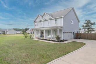 101 Kings Harbor Dr in Holly Ridge, NC - Building Photo - Building Photo