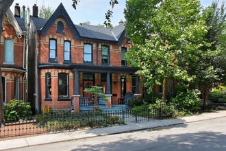 422 Sackville St in Toronto, ON - Building Photo - Building Photo