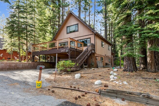 property at 1517 Plumas Cir