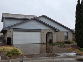 1419 Columbia Ave in Alamogordo, NM - Building Photo