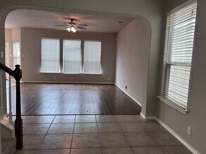 5435 Bright Run in San Antonio, TX - Building Photo - Building Photo