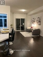 211 Vivant St in Newmarket, ON - Building Photo - Building Photo