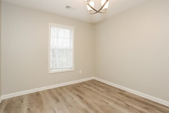 3340 Old Tennessee Rd SW in Marietta, GA - Foto de edificio - Building Photo
