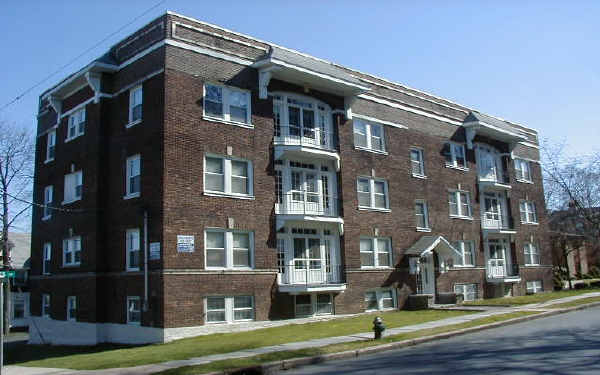 52-54 Gates Ave