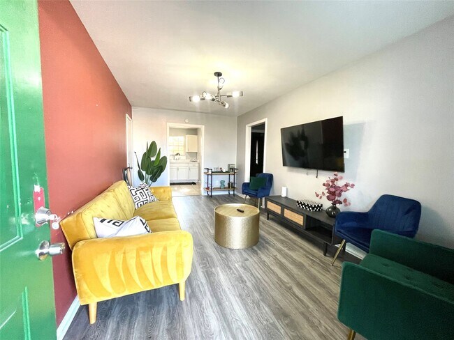 2411 Bastrop in Houston, TX - Building Photo - Building Photo