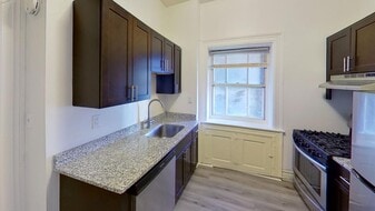 Earl Court in Baltimore, MD - Building Photo